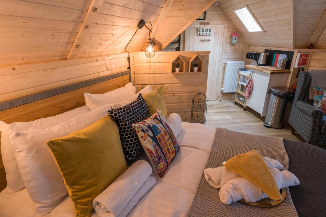 Cozy Carluke Lodge Retreat Bagian luar foto