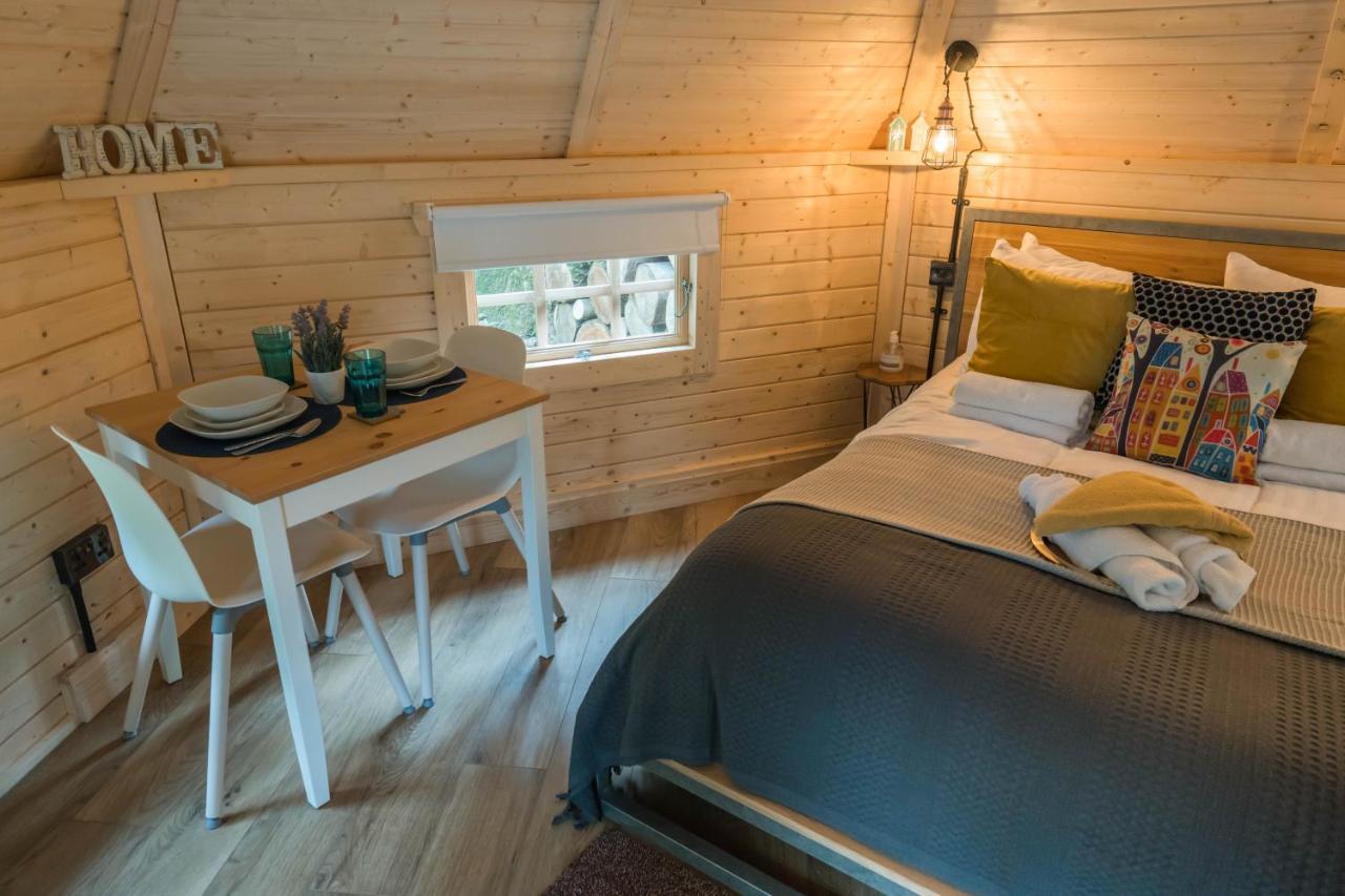Cozy Carluke Lodge Retreat Bagian luar foto